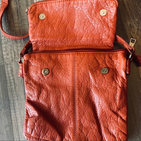 Liz Claiborne crossbody - Picture 4 of 7